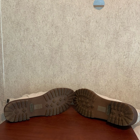 Blowfish Booties Cream Ankle Boots size 11 Vegan New - Picture 11 of 16